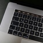 MacBook Pro Touch Bar inceleme