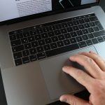 MacBook Pro Touch Bar inceleme